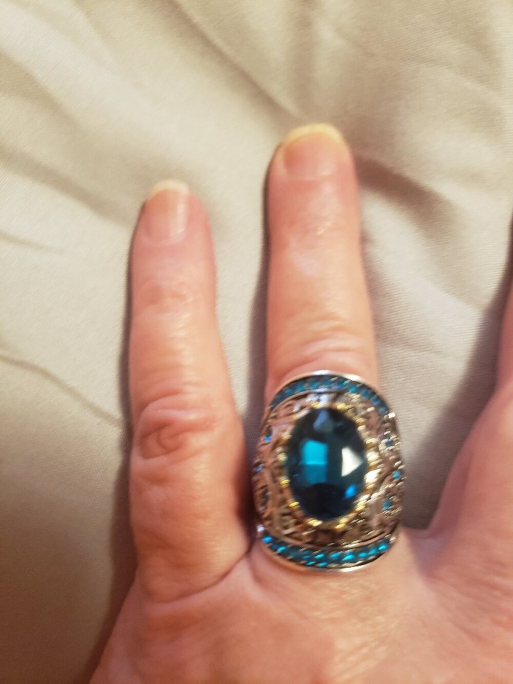 Vintage Style cocktail statement Ring Size 7.